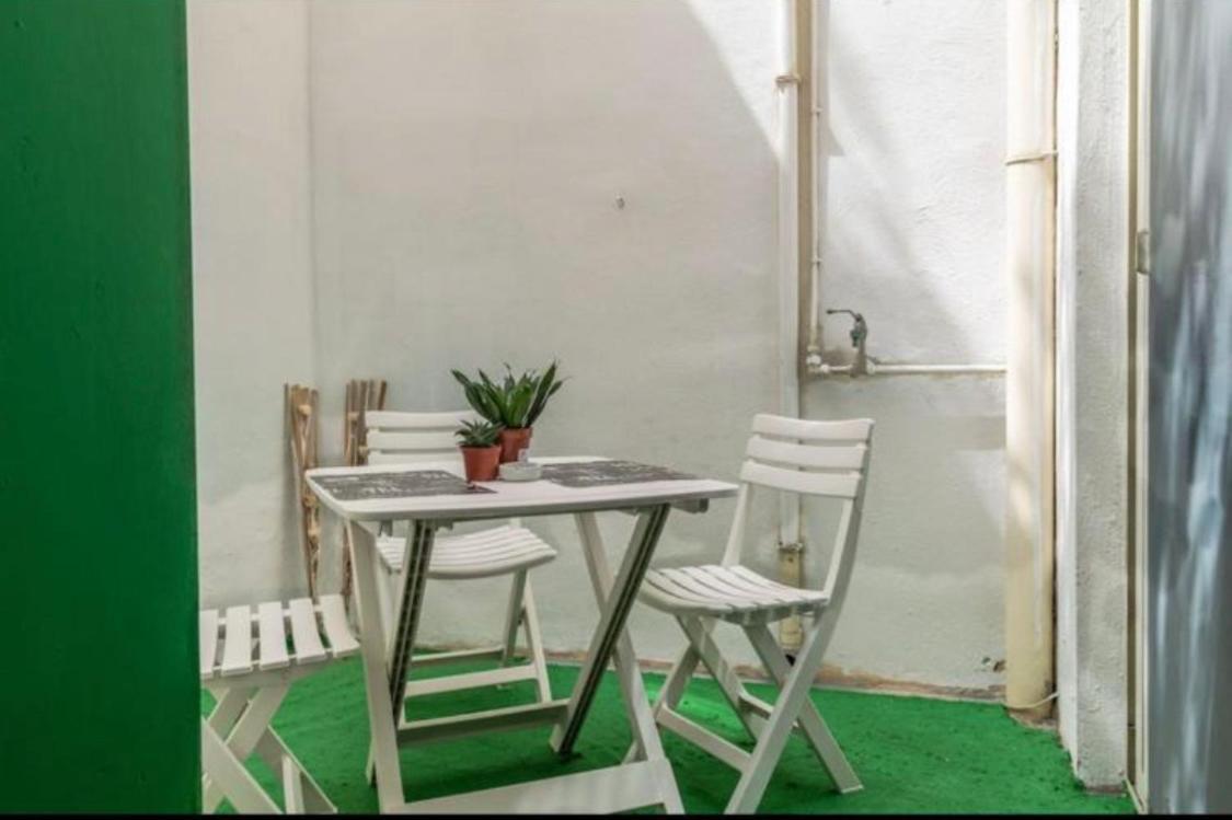 Room 6- Private Room With Private Terrace, Private Bathroom, Ac And Wifi Sliema Buitenkant foto