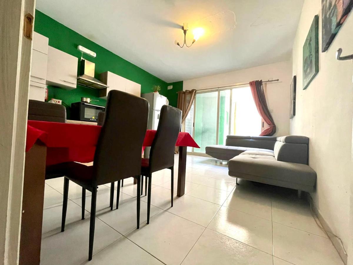 Room 6- Private Room With Private Terrace, Private Bathroom, Ac And Wifi Sliema Buitenkant foto